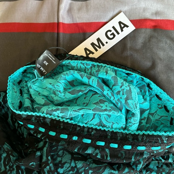 I.AM.GIA Reversible Lace Skirt - Picture 3 of 4